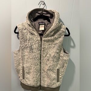 Patagonia Los Gatos Hooded Fleece Vest Women’s Large  Gray Cozy Sherpa vest